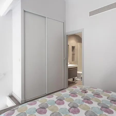 아파트 Beautiful Flat 2 Min Away From The And With Balcony In - Welkeys
